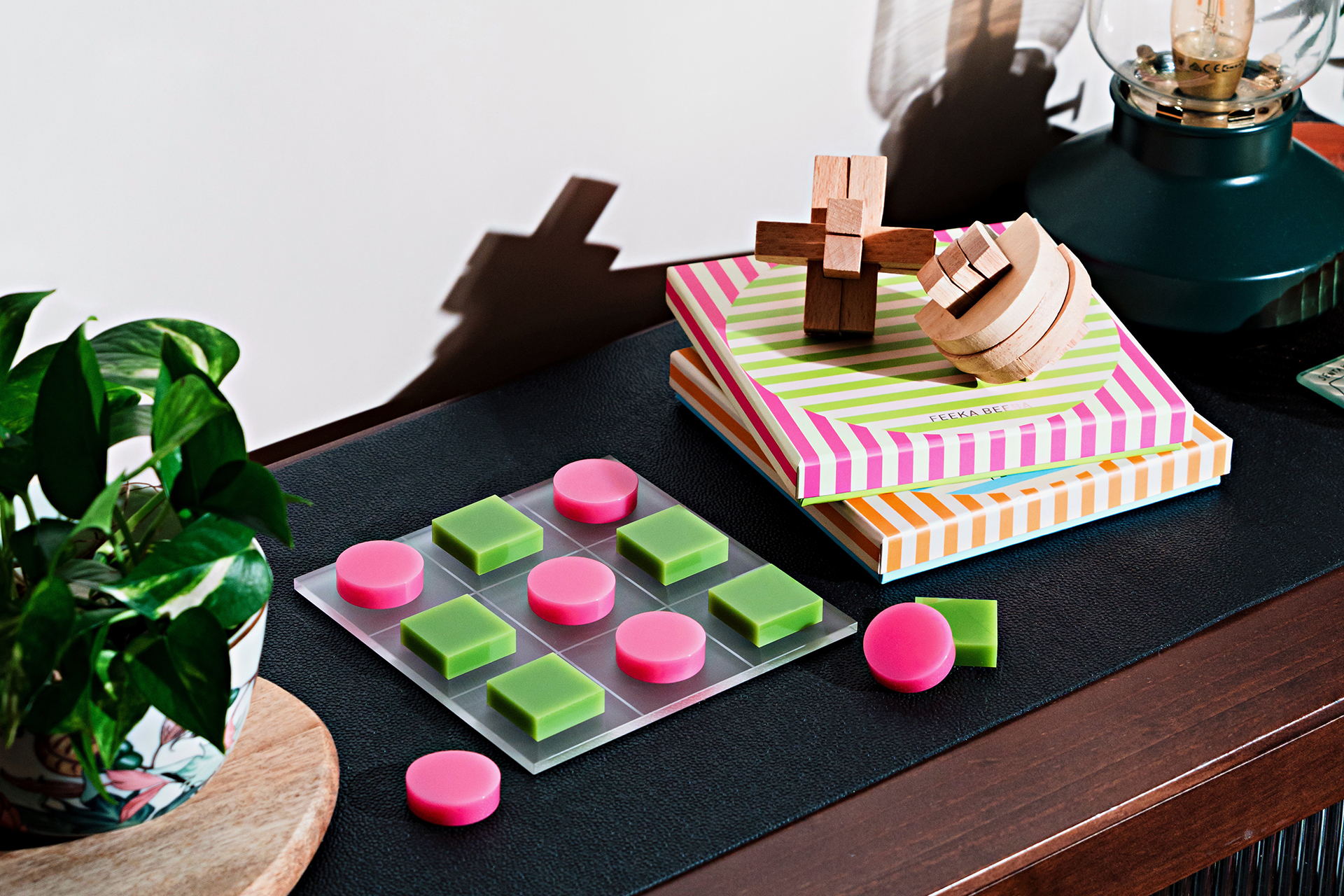 TicTacToe(Fuchsia).jpg
